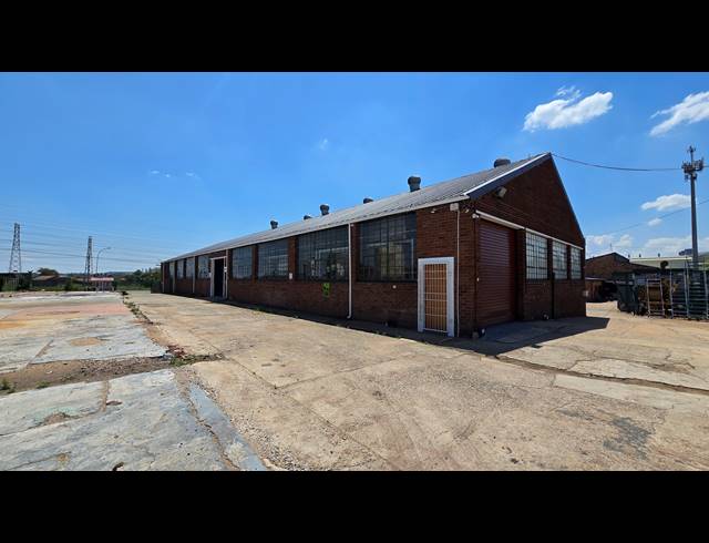 766M² WAREHOUSE TO LET IN SEBENZA